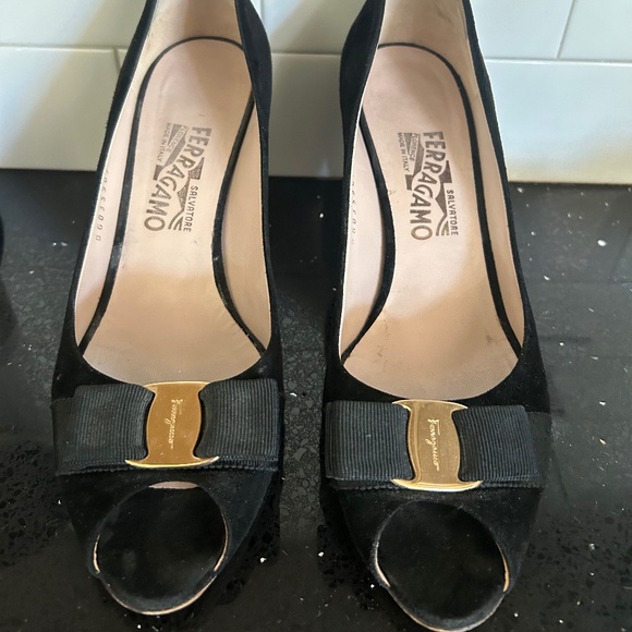 Ferragamo - Picture 1 of 3